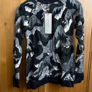 Sweaty Betty Black and Gray Patterned Sweater